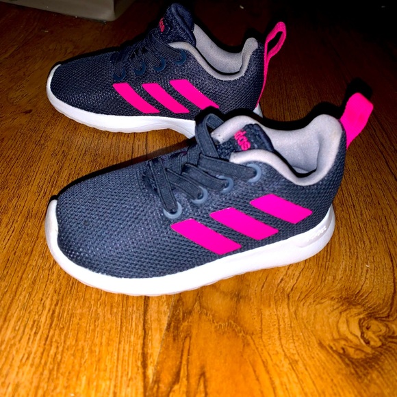 Adidas Girls Like New toddler size 5 - Picture 2 of 4